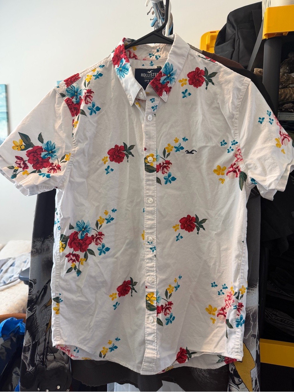 Hollister White Short-Sleeve Floral Button-Down with Red, Blue, Yellow Accents